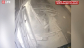 S-a inspirat de la moldoveni? Momentul in care un barbat detoneaza un bancomat din Rusia, fura banii si se face nevazut - VIDEO