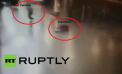 Momentul in care un politist impusca un atacator, care apoi se arunca in aer. Teroarea de pe aeroportul din Turcia - VIDEO