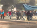 Lupte de strada intr-un oras din Bolivia. Sute de oameni au atacat fortele de ordine cu sticle incendiare si gaze lacriomogene - VIDEO