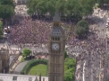 Britanicii nu se pot impaca cu ideea ca trebuie sa paraseasca Uniunea Europeana. Zeci de mii de londonezi au iesit astazi pe strazi in semn de protest fata de rezultatele referendumului - VIDEO