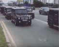 Distractii mai putin obisnuite. Absolventii Academiei Serviciului Federal rus de Securitate s-au plimbat pe strazile Moscovei cu zeci de masini de lux - VIDEO