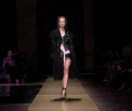Cele mai noi si frumoase creatii marca Versace si Dior si-au dat intalnire la Paris - VIDEO