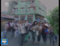Situatie disperata. Mii de oameni s-au imbulzit si s-au calcat in picioare la granita cu tara vecina Columbia, pentru a face rost de mancare si medicamente - VIDEO