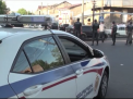 Pentru a treia zi consecutiv sectia de politie din Erevan se afla sub asediu. Autoritatile poarta negocieri cu grupul armat in vederea eliberarii ostaticilor - VIDEO