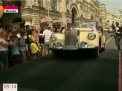 Parada fascinanta la Moscova. Peste 100 de masini retro au defilat pe strazile capitalei ruse, adunand in jurul lor zeci de curiosi - VIDEO