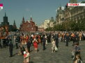 Bai in havuzuri publice, demonstratii de forta, dar si sticle sparte de cap. Fostii si actualii militari din Rusia au sarbatorit ziua parasutistilor - VIDEO