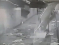 Momente de panica intr-o statie de metrou din Shanghai. Momentul in care se prabuseste tavanul, iar pasagerii o iau la fuga - VIDEO