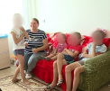 Au fugit din calea razboiului, dar nici in Moldova nu le este mai usor. Povestea unei familii din Lugansk, care si-a parasit tara pentru a ramane in viata: "casa ne-a fost bombardata, totul e distrus" - VIDEO