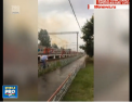 La un pas de la tragedie. O locomotiva s-a aprins, dupa ce a fost lovita de un fulger - VIDEO