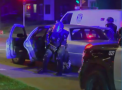 Violentele nu contenesc in orasul american Milwaukee. Tensiunile dintre zeci de localnici si oamenii legii s-au intensificat noaptea trecuta, cand o persoana a fost impuscata mortal - VIDEO