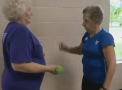 Antrenor de sport la 80 de ani. O femeie din SUA demonstreaza ca varsta nu este o limita, iar multi s-au apucat sa faca sport datorita bunicutei care este intr-o forma fizica de invidiat - VIDEO