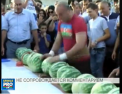 Unii ii mananca, iar altii ii sparg cu capul. Festivalul din Azerbaidjan care te lasa cu gura cascata - VIDEO