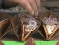 Cu inima de miel, salata verde si iaurt. Cum arata cel mai gustos hot dog din lume - VIDEO