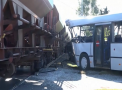 Grav accident in Germania. Zeci de persoane au fost ranite, iar alte doua sunt in stare grava, dupa ce autobuzul in care se aflau a ramas blocat pe o trecere de cale ferata si a fost lovit de un tren  - VIDEO