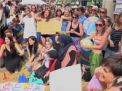 Mai multe femei, nemultumite de interzicerea burkini pe plajele din Franta, au protestat in fata ambasadelor Frantei din Londra si Berlin: "Haina mea este alegerea mea si credinta mea este alegerea mea" - VIDEO