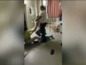 Caz socant intr-un spital din Rusia. Momentul in care un medic a fost batut cu cruzime de un barbat chiar pe holul institutiei - VIDEO