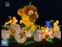 36 de sculpturi gigantice iluminate in diferite culori. La Viena a inceput festivalul "China Magic", un spectacol chinezesc de lumini - VIDEO