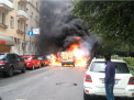 O masina a incasatorilot rusi a fost jefuita astazi la Moscova. Sapte indivizi inarmati ar fi luat banii, iar apoi au incendiat automobilul - VIDEO