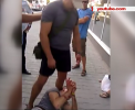 Un barbat a fost batut cu cruzime la Sevastopol de cativa oameni, pentru ca ar fi avut la sine simboluri ucrainene: "Nici nu am incercat sa ma opun. El a spus ca este politist si m-a batut" - VIDEO