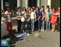 In fata Ambasadei Americii au facut o inima din lumanari si au scris in interior PACE. Mai multi elevi si profesori au decis sa comemoreze victimele dupa atentatele din 11 septembrie 2001 - VIDEO 