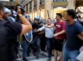 Bataie in orasul italian Napoli intre scutieri si mai multi demonstranti, dupa ce acestia au iesit sa protesteze fata de vizita premierului Matteo Renzi in oras - VIDEO