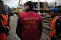 Mii de moldoveni care lucreaza in Rusia isi vor pierde locurile de munca din cauza interdictiei unor profesii