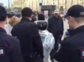 In Rusia si robotii sunt retinuti! Unul a ajuns pe mana politiei pentru ca facea agitatie electorala - VIDEO