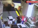 Graba strica treaba! Un barbat a ajuns cu masina in mare, dupa ce s-a grabit sa sara de pe vapor - VIDEO
