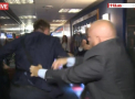 Momentul in care doi deputati ucraineni se iau la bataie in timpul unei emsiuni  televizate. De la ce a pornit totul - VIDEO