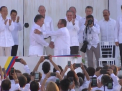 Razboiul s-a incheiat. Presedintele Columbiei si liderul Fortelor Armate Revolutionare din aceasta tara au semnat tratatul de pace - VIDEO