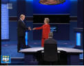 Donald Trump se gandeste sa schimbe strategia pentru a doua dezbatere cu Hillary Clinton. Prima confruntare dintre cei doi a stabilit un nou record in istoria televiziunii americane - VIDEO