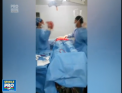 Un chirurg plastician si asistenta sa au dansat cu pacientul pe masa de operatii. Momentul a devenit viral pe internet - VIDEO