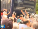 Au folosit gaze lacrimogene impotriva pensionarilor, dupa ce batranii au incercat sa rastoarne un autobuz al agentilor: Protestatarii greci au manifestat fata de masurile de austeritate - VIDEO
