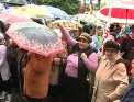 (P) Mii de cetateti, in mare parte orheieni, au venit sa ceara libertatea primarului lor, Ilan Sor. Cu ochii in lacrimi, Sara Shor, cunoscuta interpreta Jasmin din Rusia, le-a vorbit protestatarilor - VIDEO