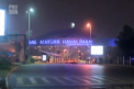 Momente de panica pe aeroportului Ataturk din Istanbul. Politia a tras mai multe focuri de arma in aer, iar intrarile si iesirile din aeroport au fost inchise - VIDEO