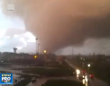 Italia, lovita din nou. O tornada puternica a maturat mai multe localitati, intre care si Roma. Fiind prinsi de furtuna, 2 oameni si-au pierdut viata - VIDEO