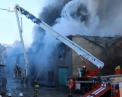 Un incendiu puternic a izbucnit la depozitul unde se pastrau artificiile. Ore in sir pompierii au luptat cu flacarile care au cuprins o suprafata de o mie de metri patrati - VIDEO