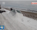 Au cazut primii fulgi la Bucuresti, iar termometrele arata minus trei grade Celsius, o temperatura sub media perioadei. In alte trei localitati din Suceava scolile si gradinitele au fost inchise - VIDEO
