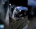 Opt romani au fost raniti aseara in urma unui accident produs in Italia. Autocarul, care ii ducea din Franta in Romania s-a rasturnat - VIDEO