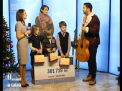 Craciunul este ca de fiecare data magic la PRO TV. Cei trei copii crescuti de mama lor care sufera de o boala incurabila au primit un cec cu peste 300 de mii de lei - VIDEO