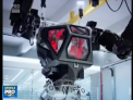 Viata bate filmul. A fost construit un robot urias, manevrat din interior de catre un operator, exact ca robotii care apar in filmele americane - VIDEO