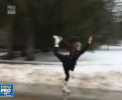 Pentru unii problema, pentru altii motiv de distractie. Strazile din Canada s-au transformat in patinoare - VIDEO