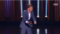 Oamenii nu ar mai fi atat de nervosi in trafic daca claxonul obisnuit ar suna altfel, ca de exemplu "Hop, hop, eroina". Gluma facuta de comediantul rus Pavel Volea - VIDEO