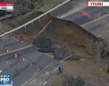Surpriza neplacuta pentru soferii care circulau pe un drum din California. Un crater urias s-a format chiar in mijlocul strazii - VIDEO