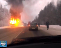 Un autobuz care transporta mai multi copii la o olimpiada a luat foc din mers pe o strada din orasul rus Vologda - VIDEO