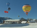 Zeci de baloane cu aer cald au impanzit cerul Elvetiei la deschiderea oficiala a Festivalului International de baloane cu aer cald - VIDEO