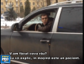 Tupeu fara margini! O ambulanta, care ducea un pacient la un spital din Sankt Petersburg, blocata de un Porsche, iar soferul refuza sa-si fereasca masina - VIDEO