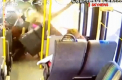 Un sofer american a provocat un accident cumplit in New York. A apasat acceleratia in loc de frana si a ajuns cu masina intr-un autobuz - VIDEO