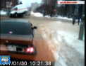 Accident teribil in Rusia. O ambulanta, izbita in plin de o masina, iar in urma impactului violent unul dintre medici zboara afara - VIDEO