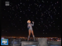 Show incendiar la Super Bowl cu zeci de drone si efecte de lumina. Imbracata intr-un costum metalic, Lady Gaga a cantat cele mai celebre hit-uri din repertoriul sau - VIDEO